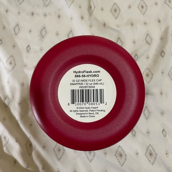 Hydroflask 32 oz in Snapper - Picture 2 of 2